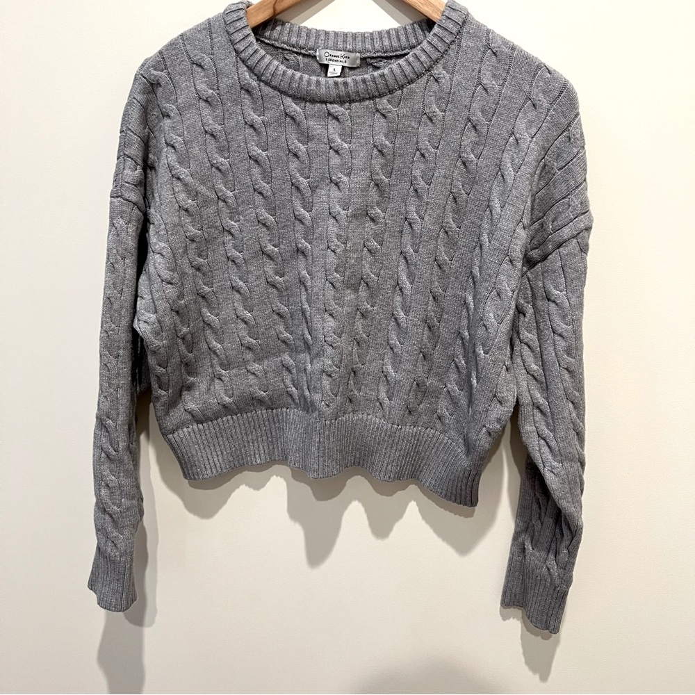 🦭 Gray knit sweater 🦭